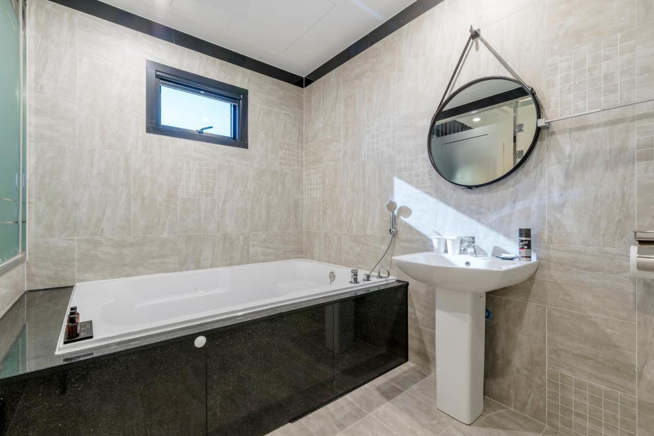 Air Sky Hotel Пусан Екстер'єр фото